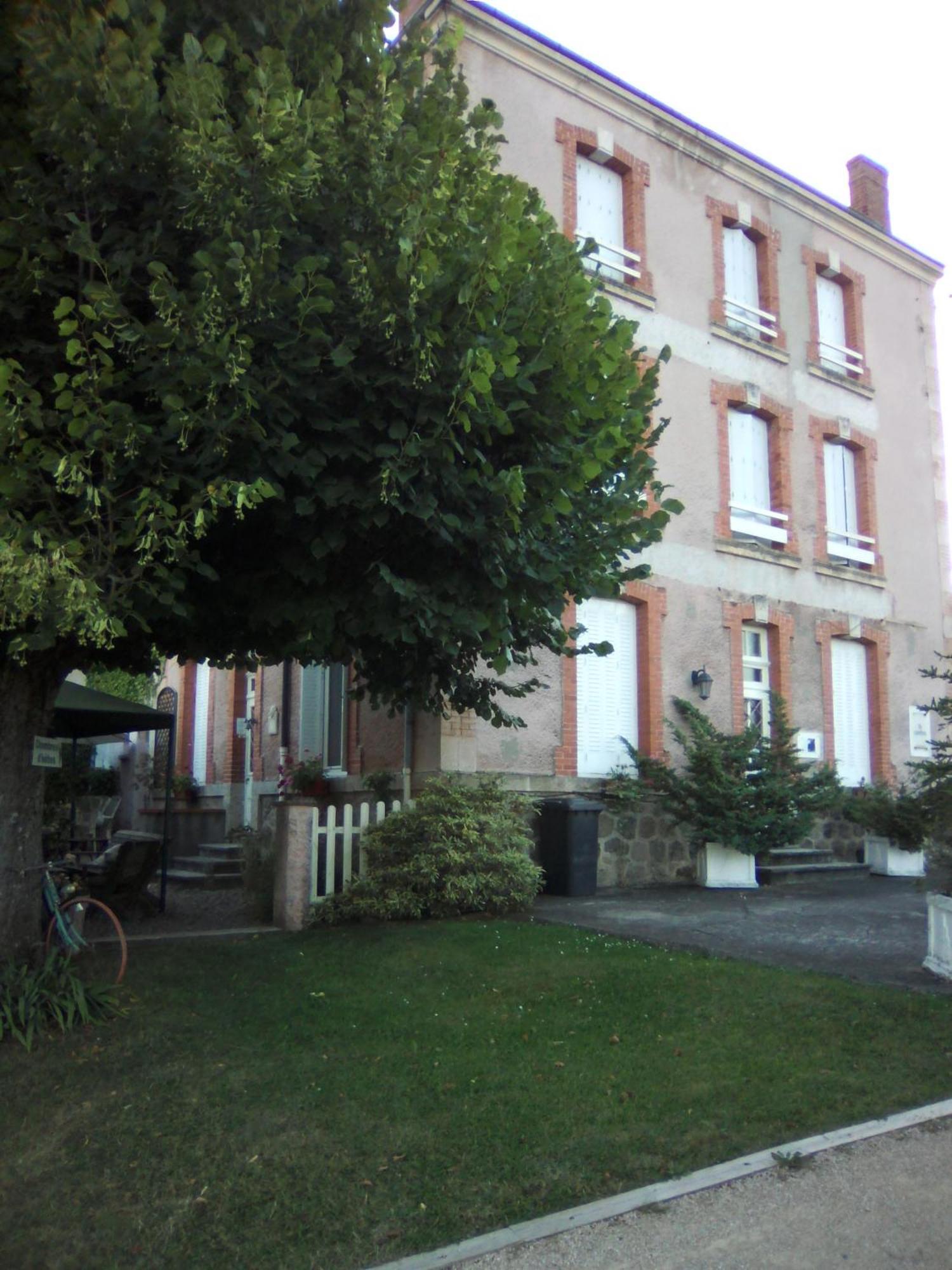 La Ganse Blanche Bed & Breakfast Usson-en-Forez Bagian luar foto