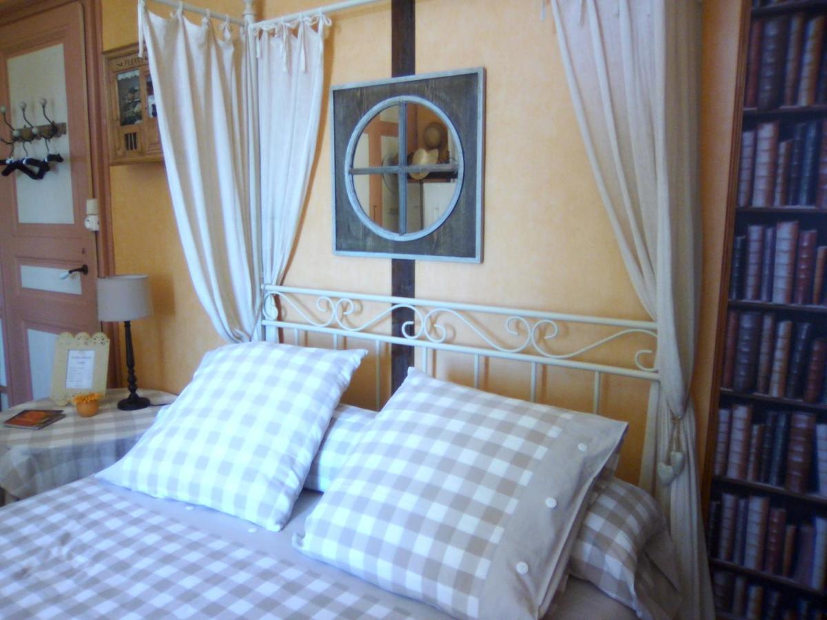 La Ganse Blanche Bed & Breakfast Usson-en-Forez Bagian luar foto