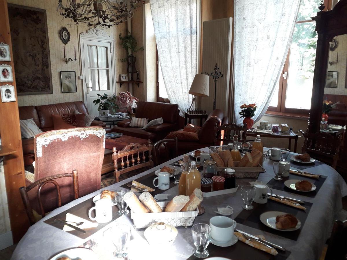 La Ganse Blanche Bed & Breakfast Usson-en-Forez Bagian luar foto